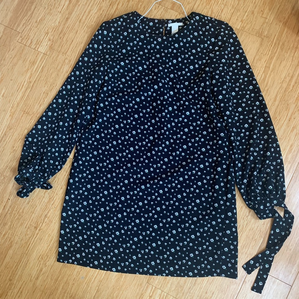 h&m floral long sleeve dress with tie sleeve